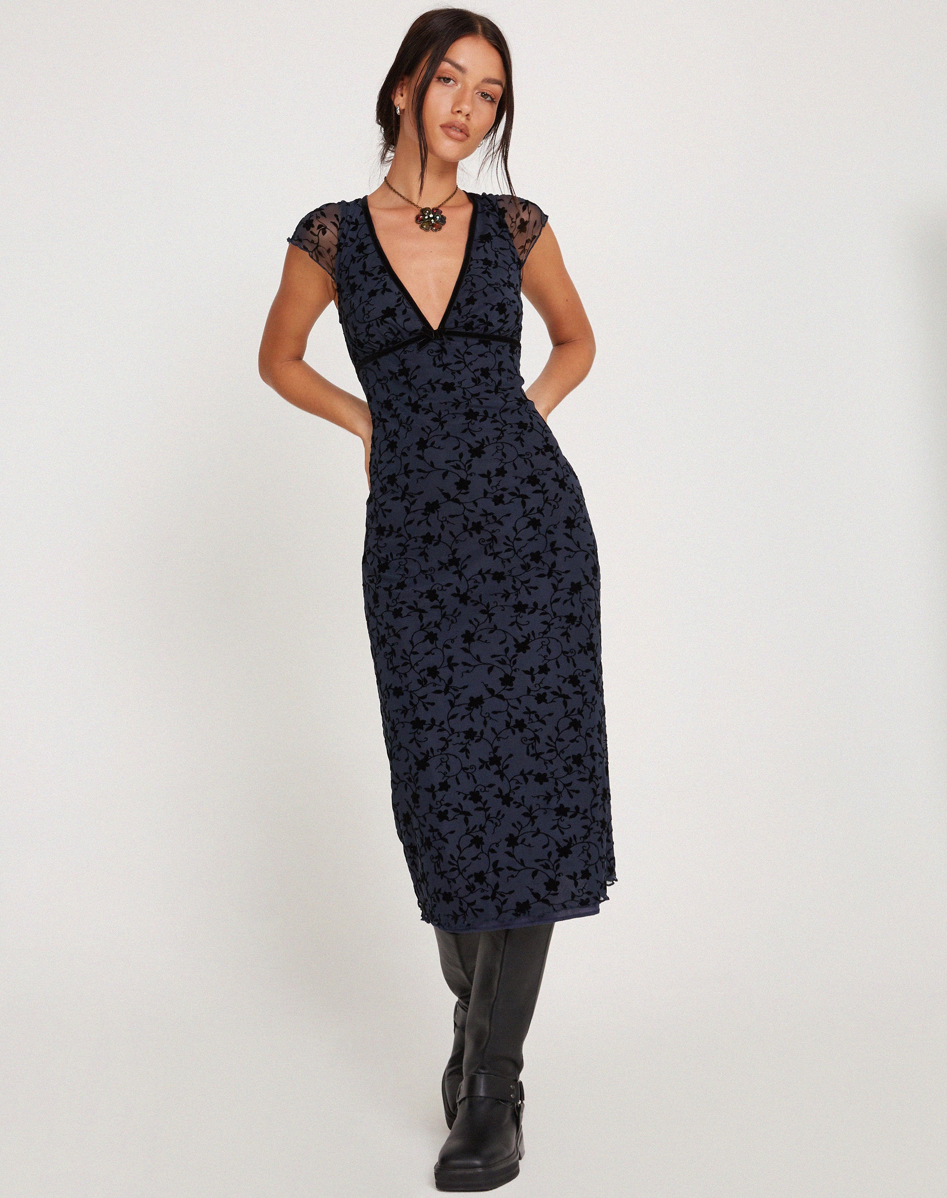 Vilinia Midi Dress in Pretty Petal Flock Black - Image 2