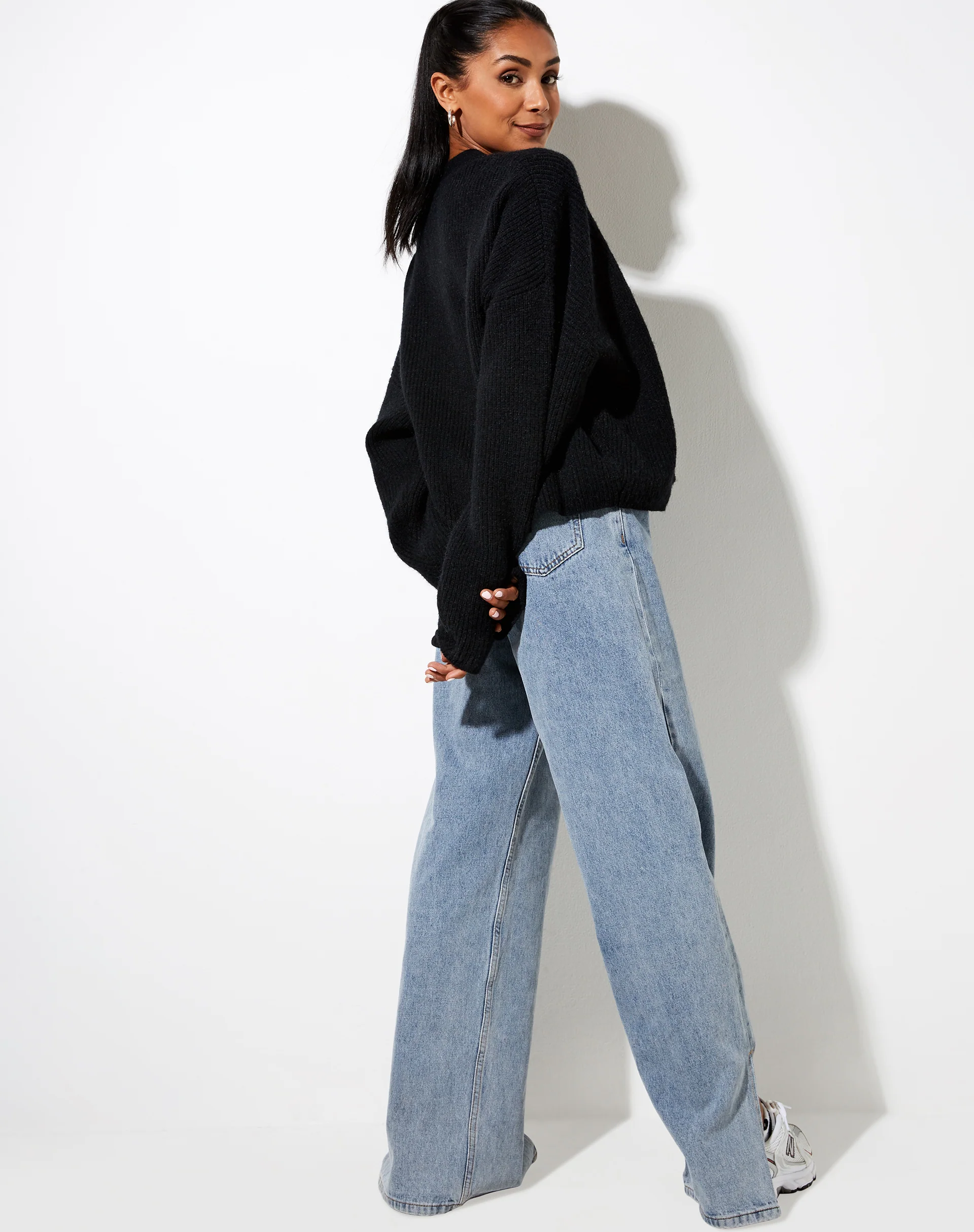 Wallace Cardi in Black - Image 4