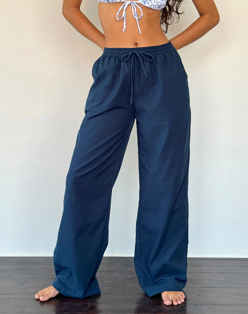 Wasic Wide Leg Trouser in Navy - Image 2