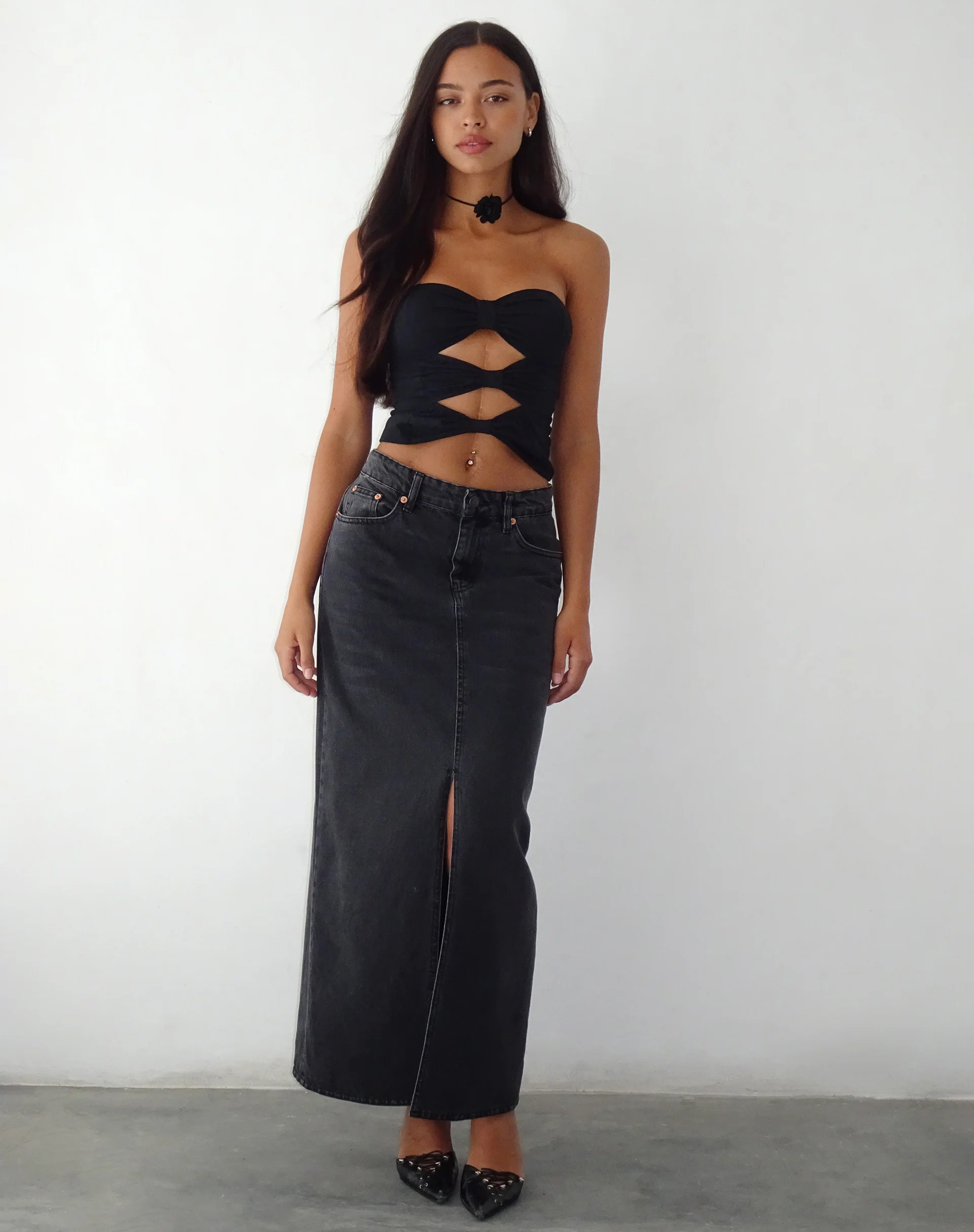 Widayu Bow Twist Bandeau Top in Black - Image 2