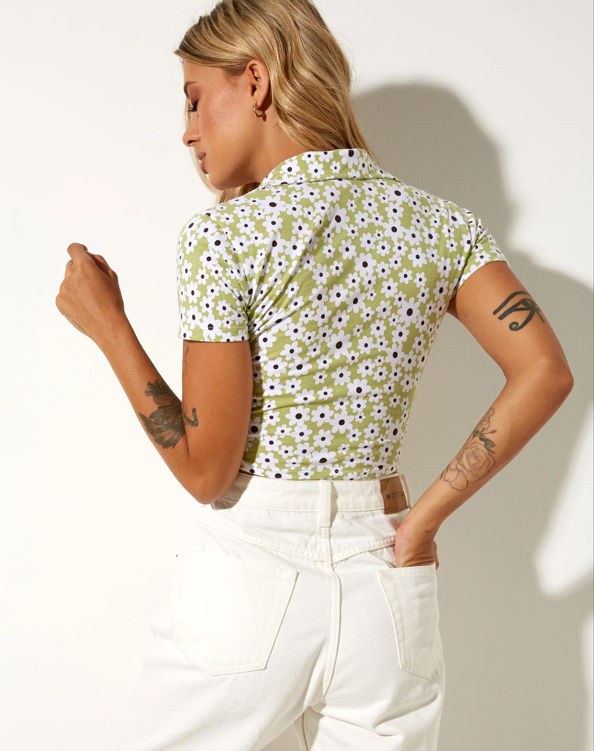 Wuma Cropped Shirt in Daisy Duke Green - Image 2