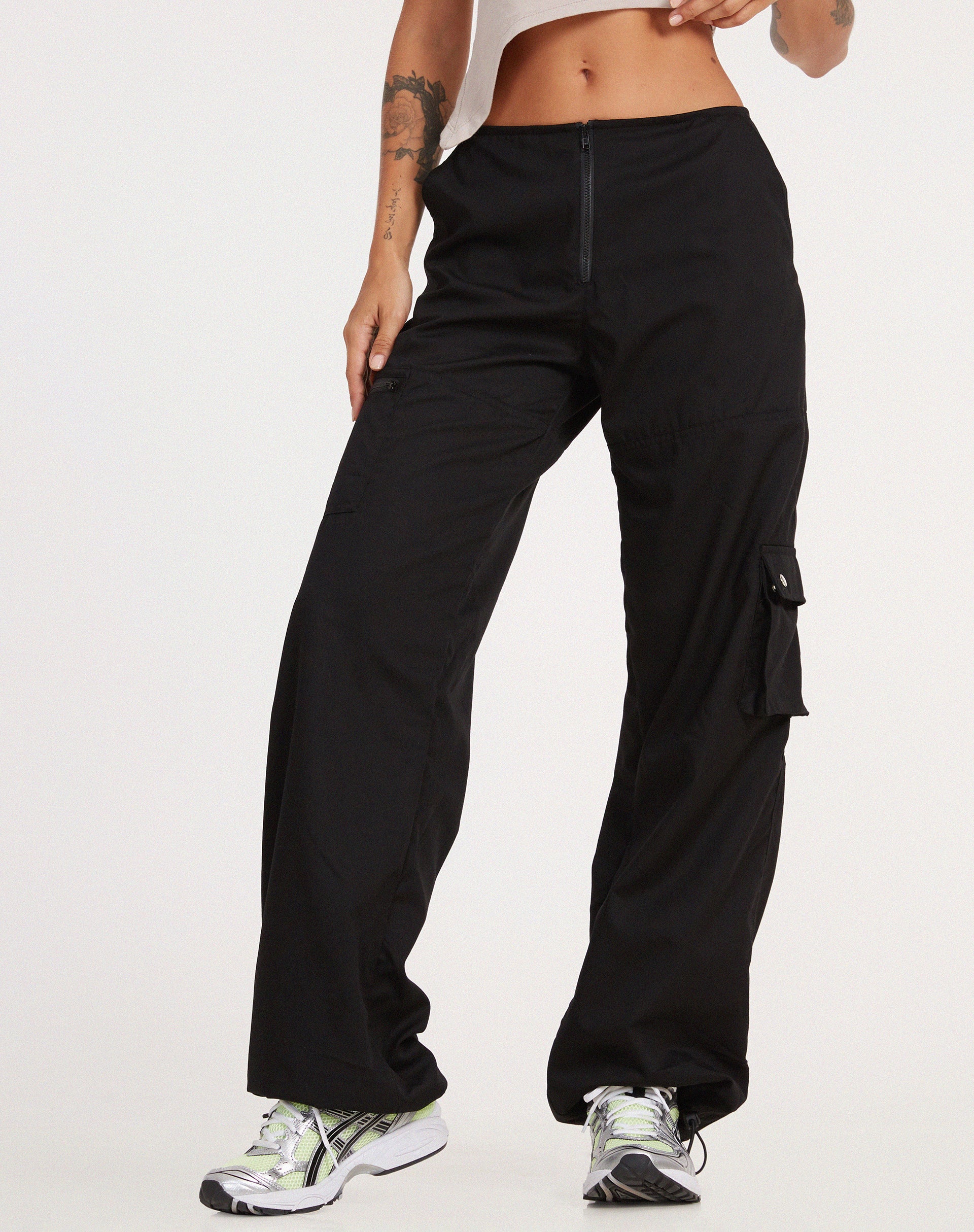 Xander Cargo Trouser in Cotton Drill Black - Image 4