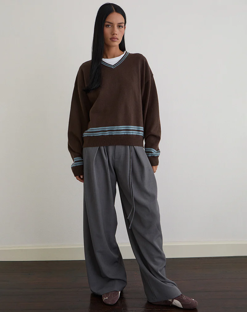 Yarnia Slouchy V-neck Jumper in Brown and Blue - Image 4