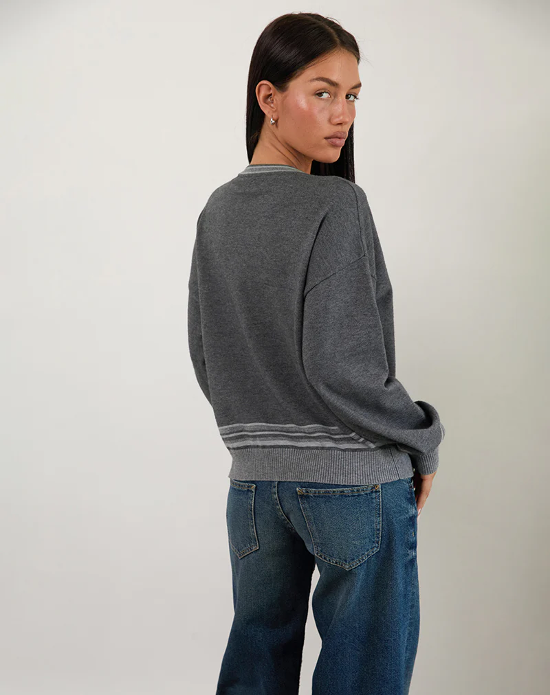 Yarnia Slouchy V Neck Jumper in Charcoal - Image 4
