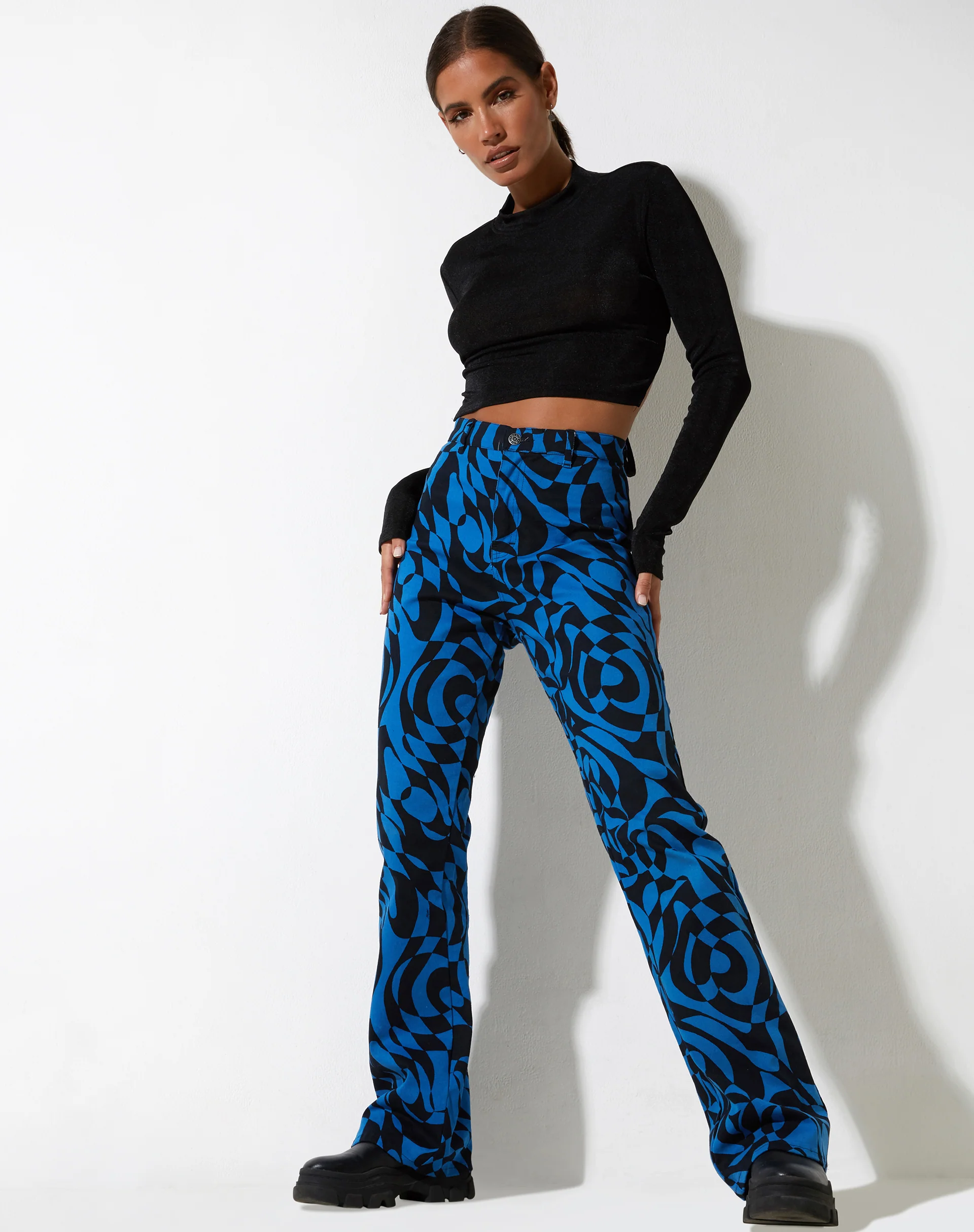 Zoven Trouser in Irregular Optic Blue - Image 3